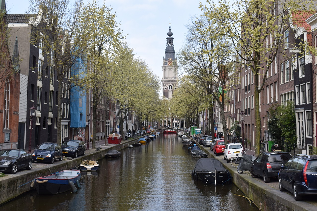 De Amsterdamse grachten: Een onthullende reis door de schatkamer van Nederland